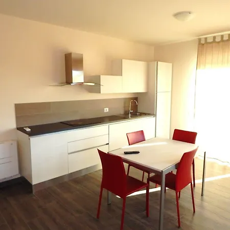 Felice アパートホテル