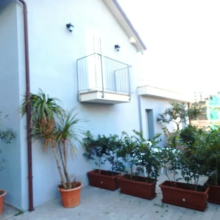 Felice 4* سيلي ليجور