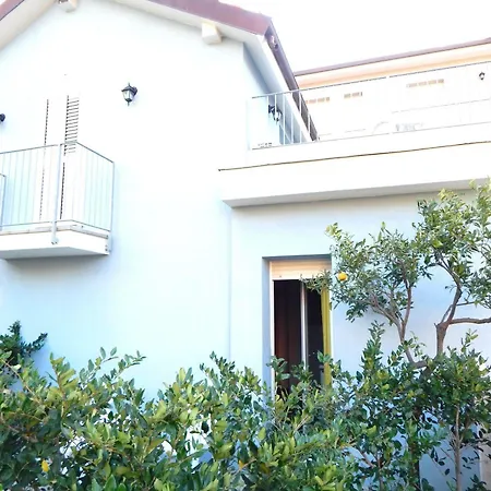 Felice Lägenhetshotell Celle Ligure