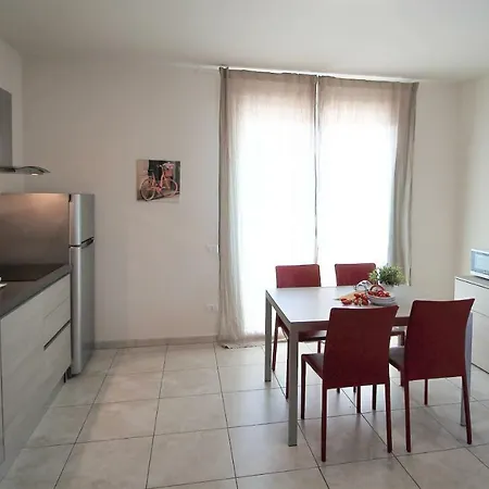 Ξενοδοχείο με διαμερίσματα Felice 4*